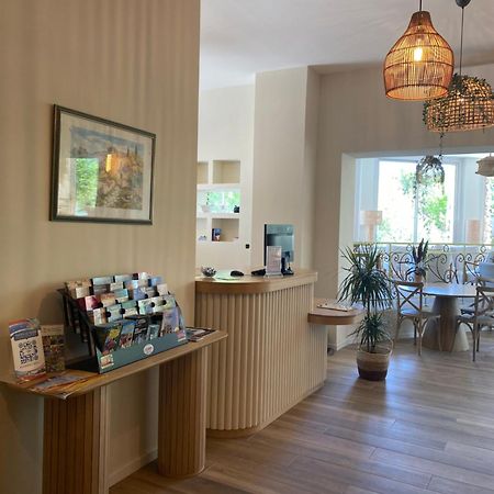 Adonis Sanary Grand Hotel Des Bains Bagian luar foto