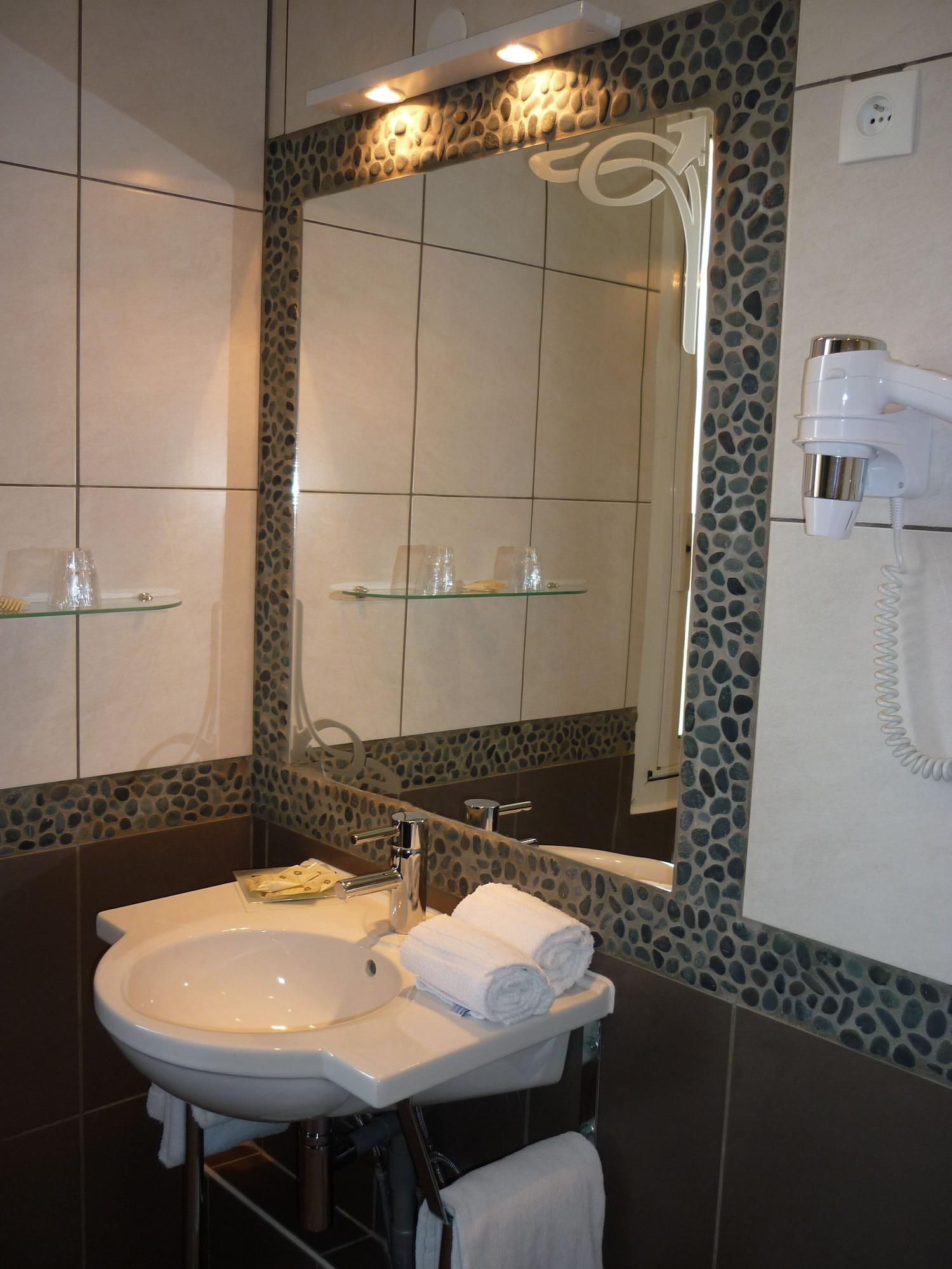 Adonis Sanary Grand Hotel Des Bains Ruang foto