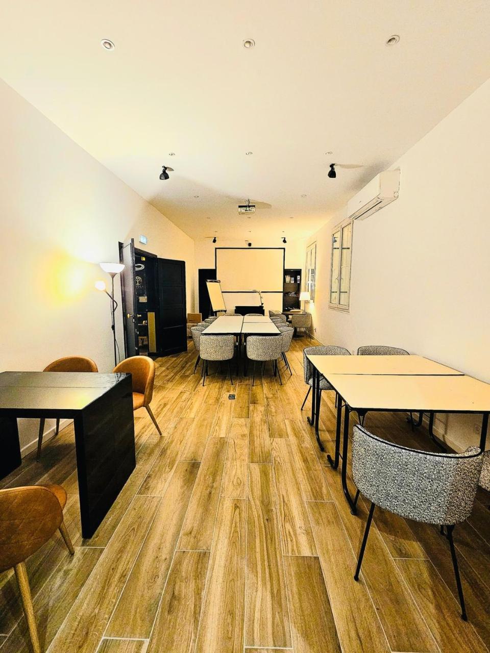Adonis Sanary Grand Hotel Des Bains Bagian luar foto