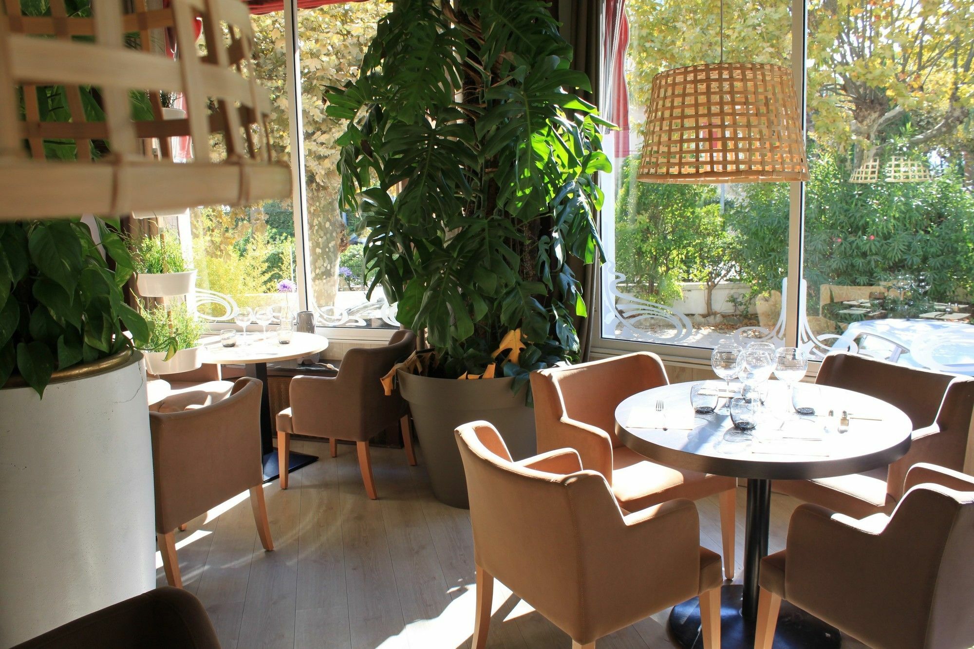 Adonis Sanary Grand Hotel Des Bains Bagian luar foto